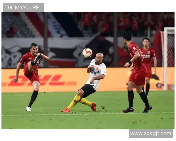 上海上港与深圳精彩对决全场录像回放及精彩瞬间分析 上海上港与深圳精彩对决全场录像回放及精彩瞬间分析