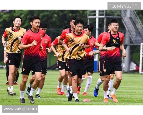 恒大与鲁能激战回顾精彩瞬间与战术分析全景呈现 恒大与鲁能激战回顾精彩瞬间与战术分析全景呈现