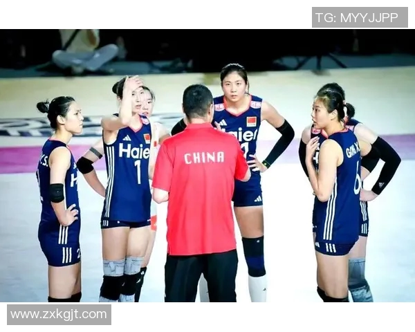 中国女排迎战巴西翡翠全力以赴力争胜利展现团队精神与拼搏意志
