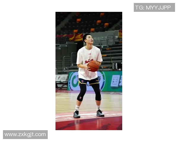 胡明轩：从青涩少年到篮球场上的闪耀明星之路